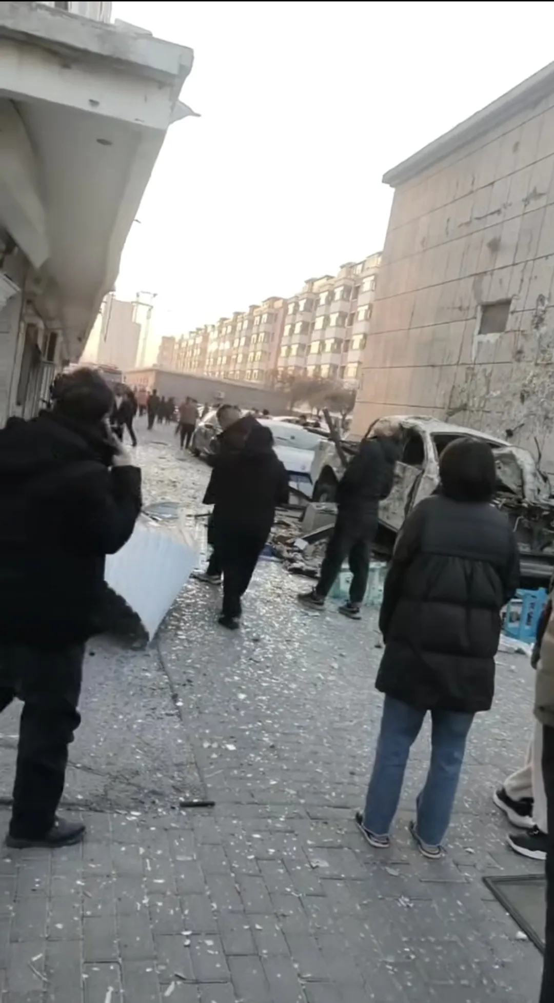 【爆炸新闻】内蒙古通辽一小区车库煤气